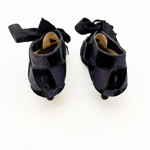 Manolo Blahnik Black Checkered Pattern Pointy Toe Booties Shoes Size 37.5 Italy - Picture 5 of 7